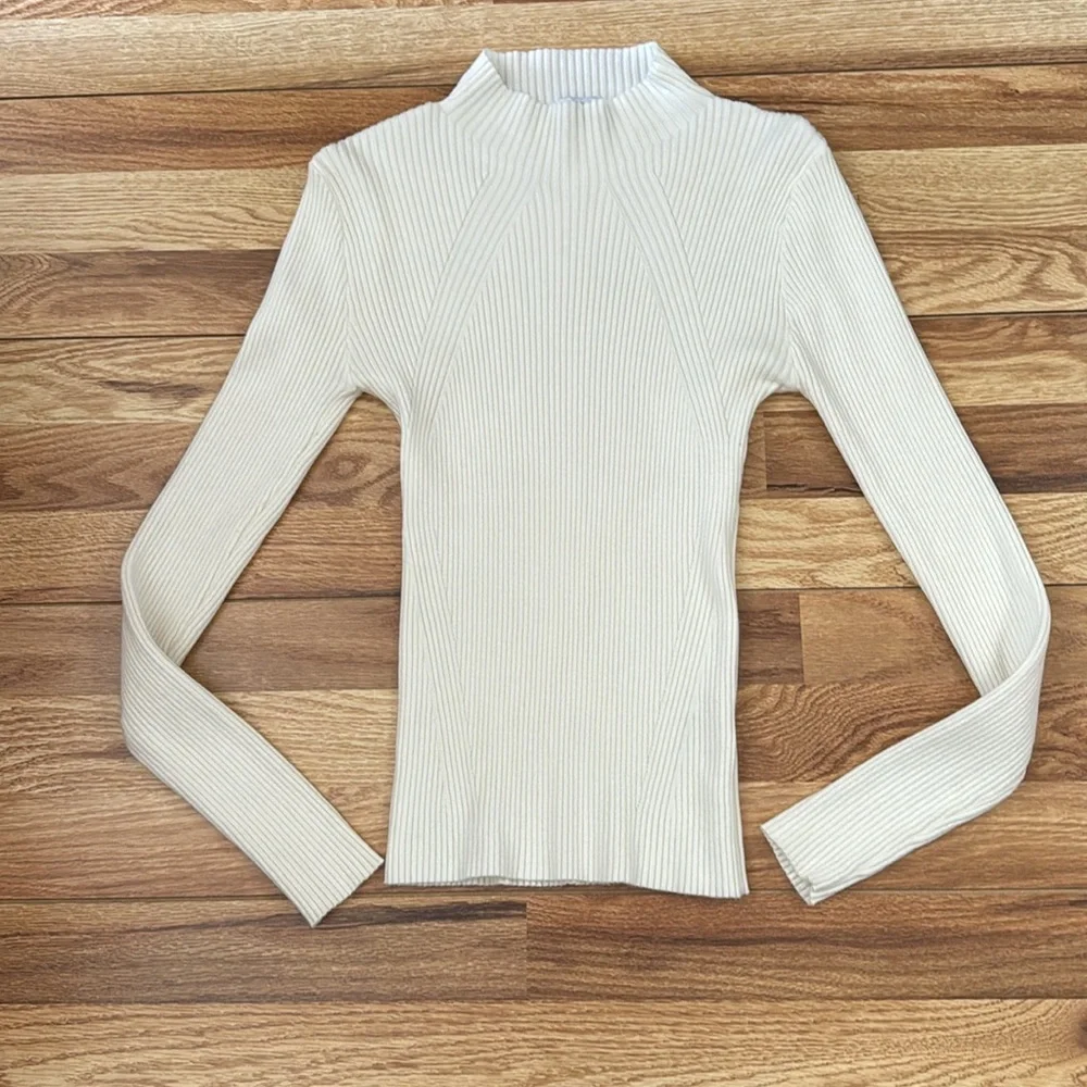 Women top bundle - Picture 3 of 9